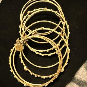 Set of new Jessica Simpson bangles